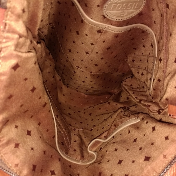 Fossil Explorer Leather Foldover Tote - Picture 4 of 6